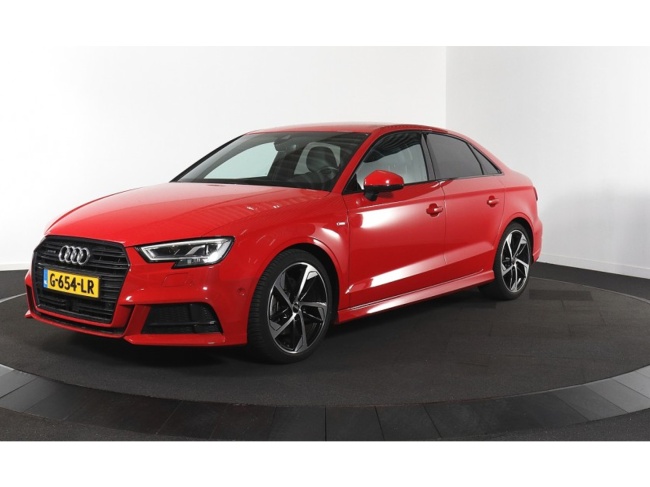 Audi A3 - Limousine 40 TFSI quattro Advance Sport