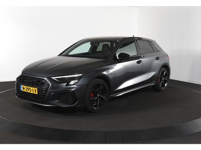 Audi A3 - Sportback 45 TFSI e S edition Competition