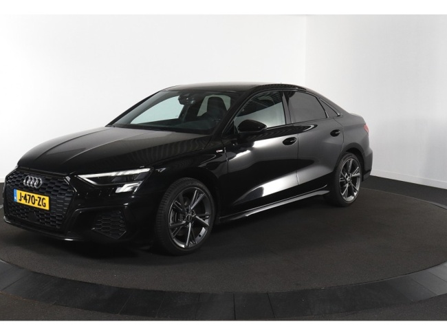 Audi A3 - Limousine 30 TFSI S edition