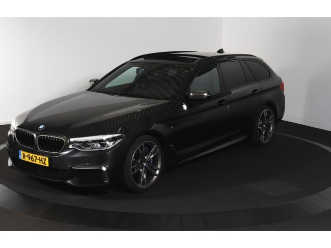BMW 5 Serie - M550d xDrive High Executive