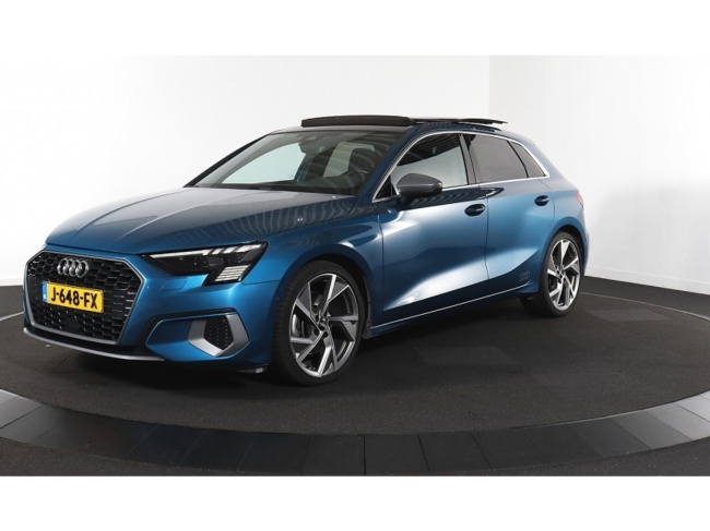 Audi A3 - Sportback 35 TFSI edition one Pano