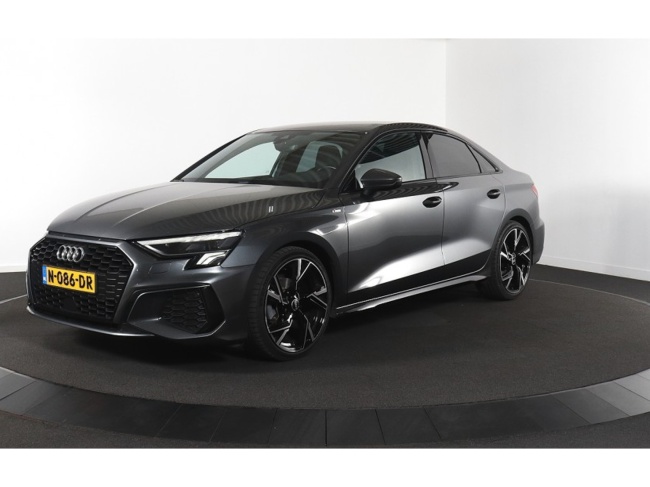 Audi A3 - Limousine 30 TFSI S edition